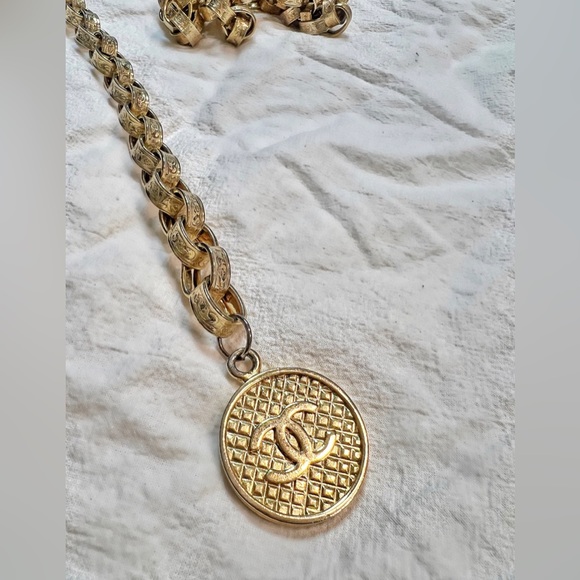Chanel Medallion Belt Vintage - Picture 1 of 3